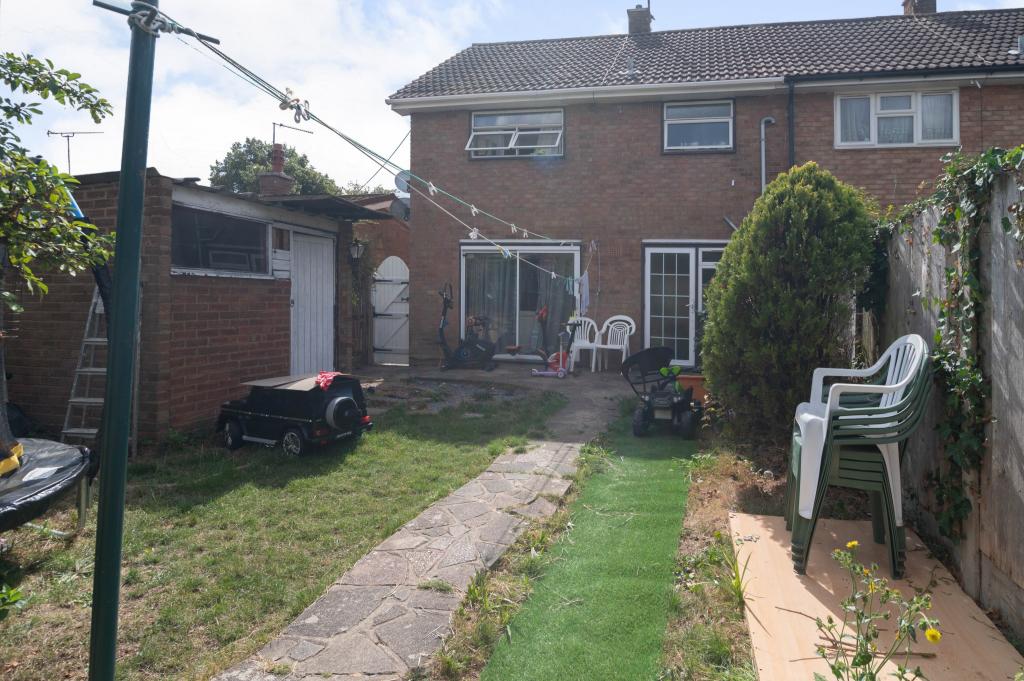 2 bedroom end of terrace house for sale in Bonnygate, Basildon, SS14