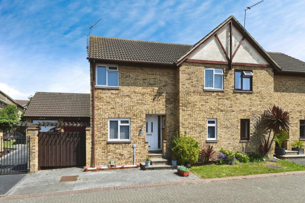 Main image of property: Rosecroft Close, Langdon Hills, Basildon, Essex, SS16
