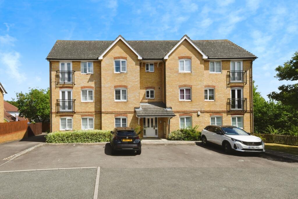 Main image of property: Czarina Rise, BASILDON, Essex, SS15