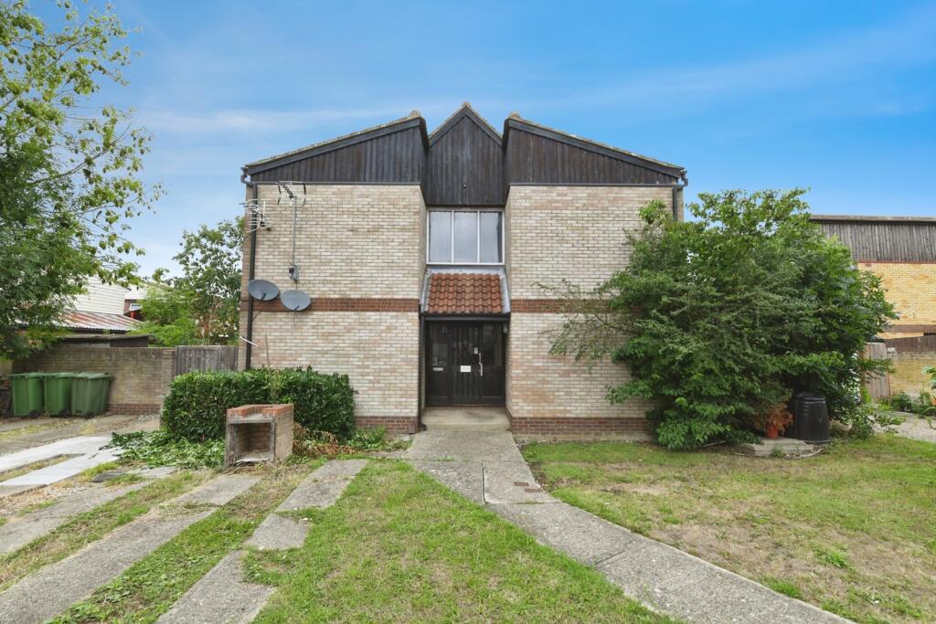 Main image of property: Oakdene Road, Pitsea, Basildon, Essex, SS13