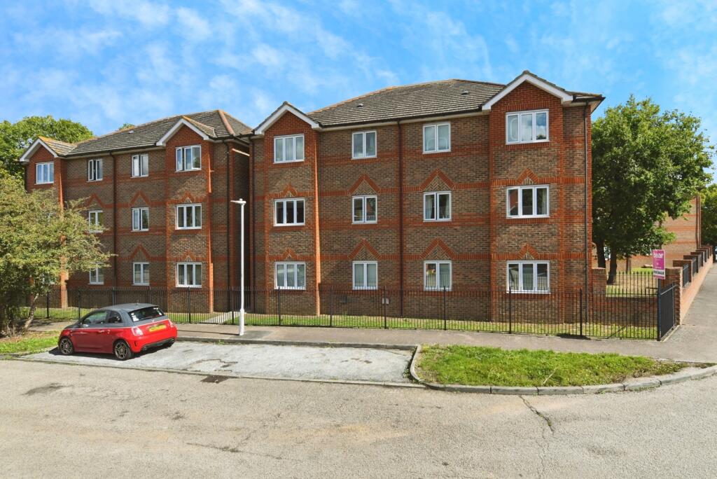 Main image of property: Clayburn Circle, BASILDON, Essex, SS14
