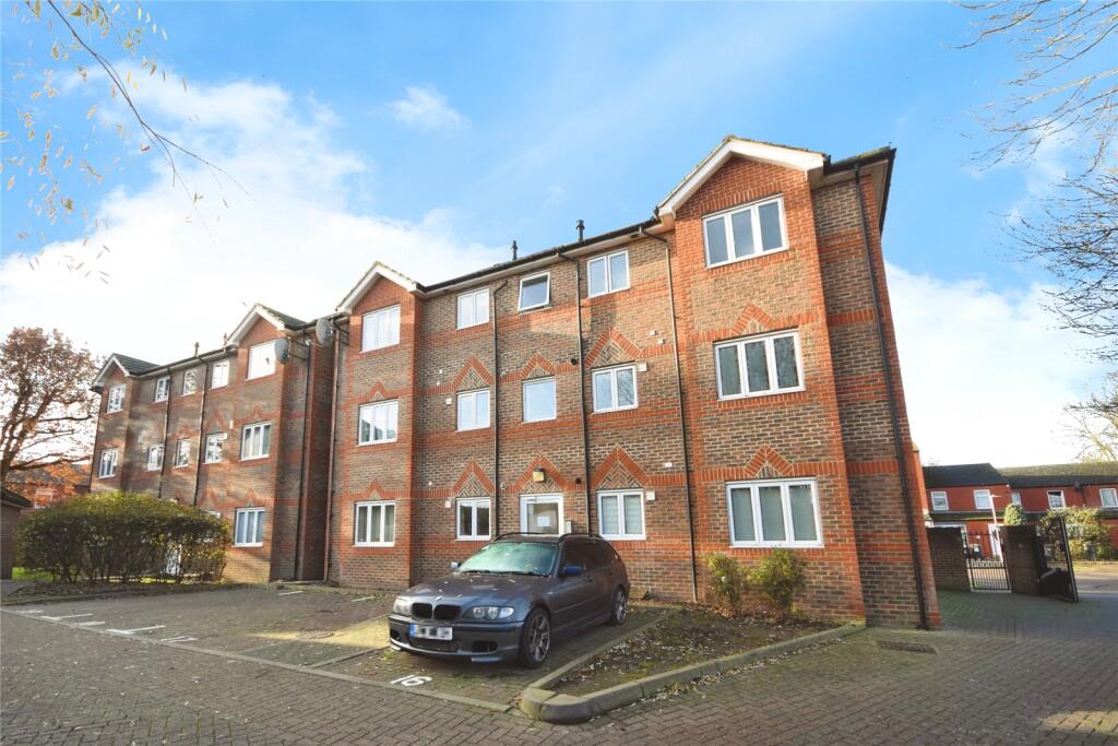 Main image of property: Clayburn Circle, BASILDON, Essex, SS14