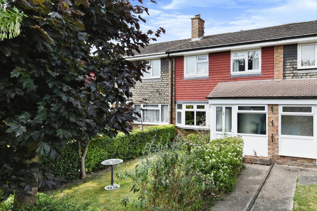 3 bedroom terraced house for sale in Robin Way, Chelmsford, Essex, CM2
