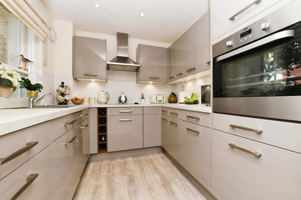 Additional property image - New London Road, Chelmsford, Essex, CM2