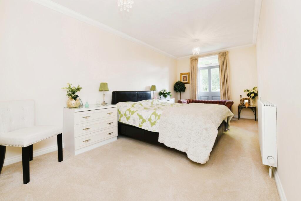 Additional property image - New London Road, Chelmsford, Essex, CM2
