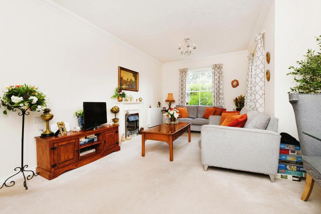 Additional property image - New London Road, Chelmsford, Essex, CM2