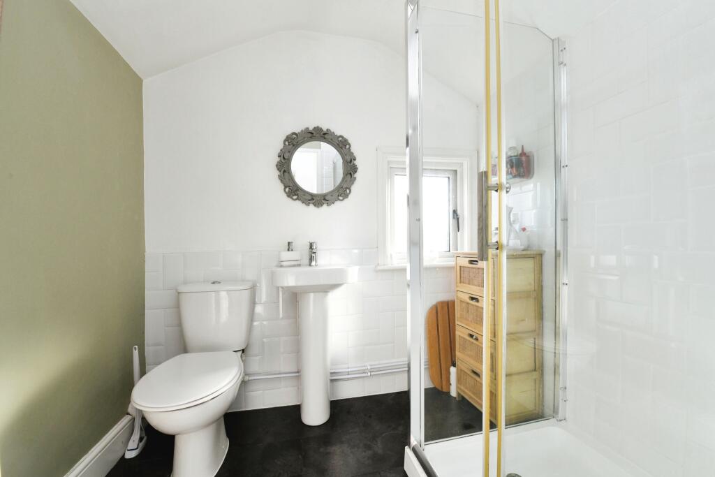 Additional property image - Grove Road, Chelmsford, Essex, CM2