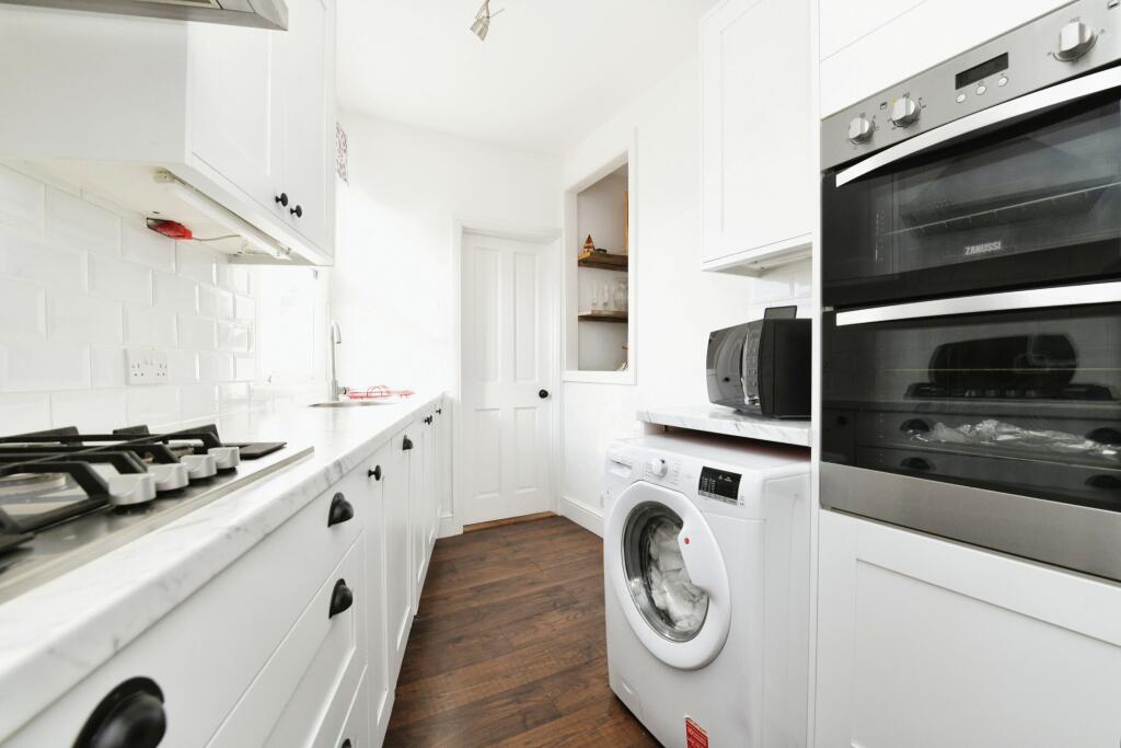 Additional property image - Grove Road, Chelmsford, Essex, CM2