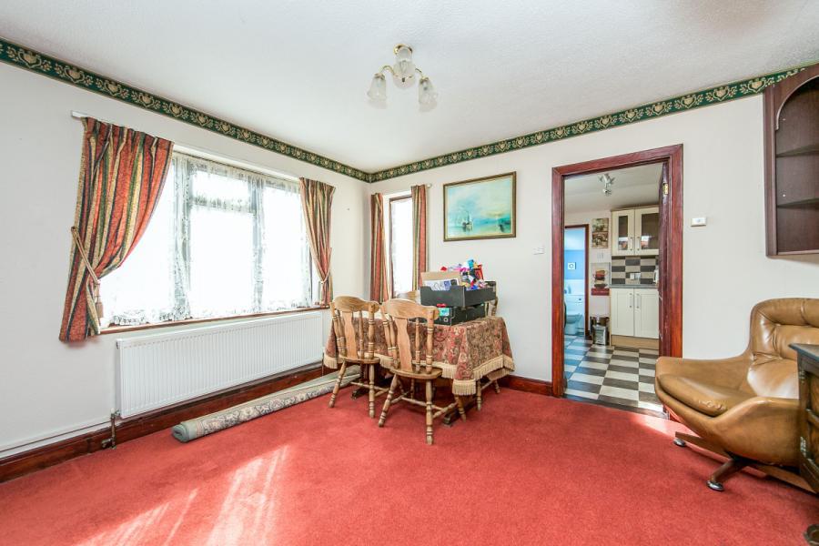 2 bedroom semidetached house for sale in Dugard Avenue, Colchester