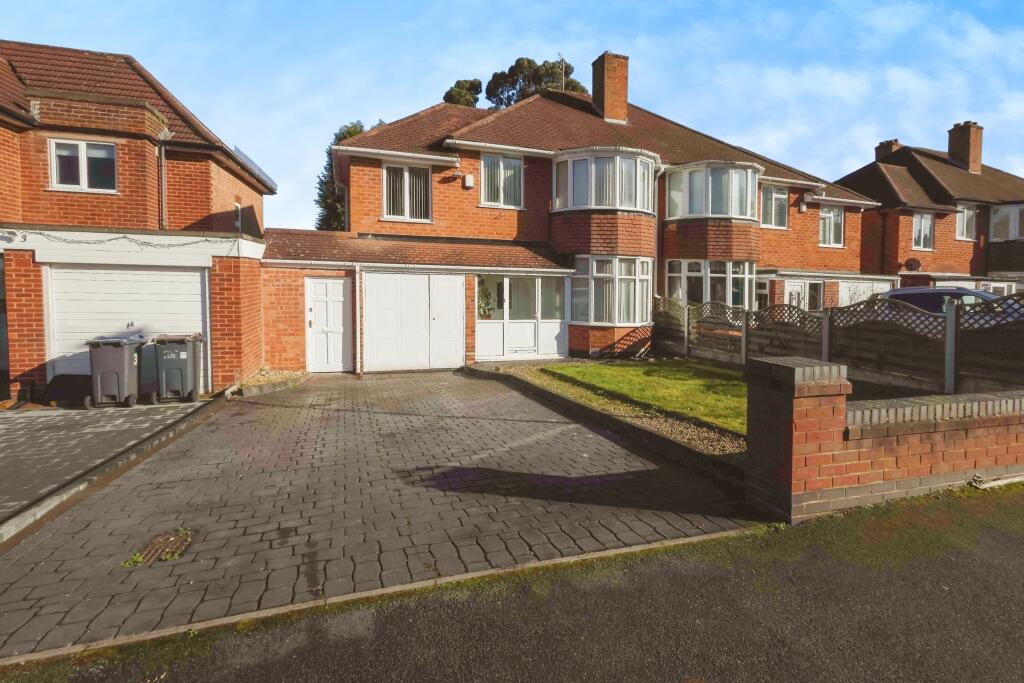 4 bedroom semi-detached house for sale in Oakwood Road, Sutton Coldfield, West Midlands, B73