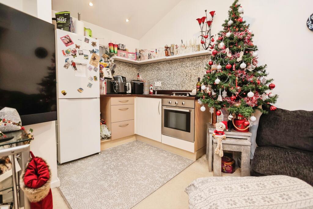 Additional property image - Yatesbury Avenue, Birmingham, West Midlands, B35