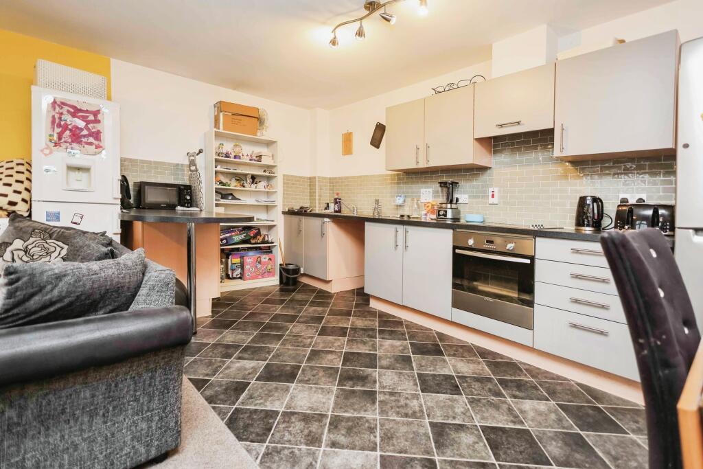 Additional property image - Wood End Road, Birmingham, West Midlands, B24