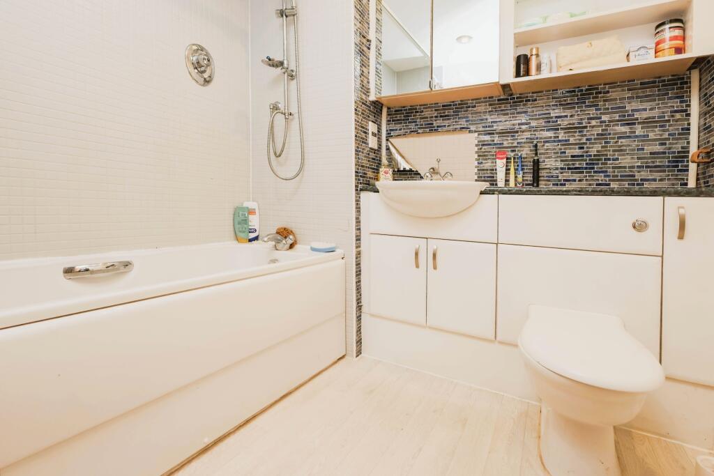 Additional property image - Wood End Road, Birmingham, West Midlands, B24
