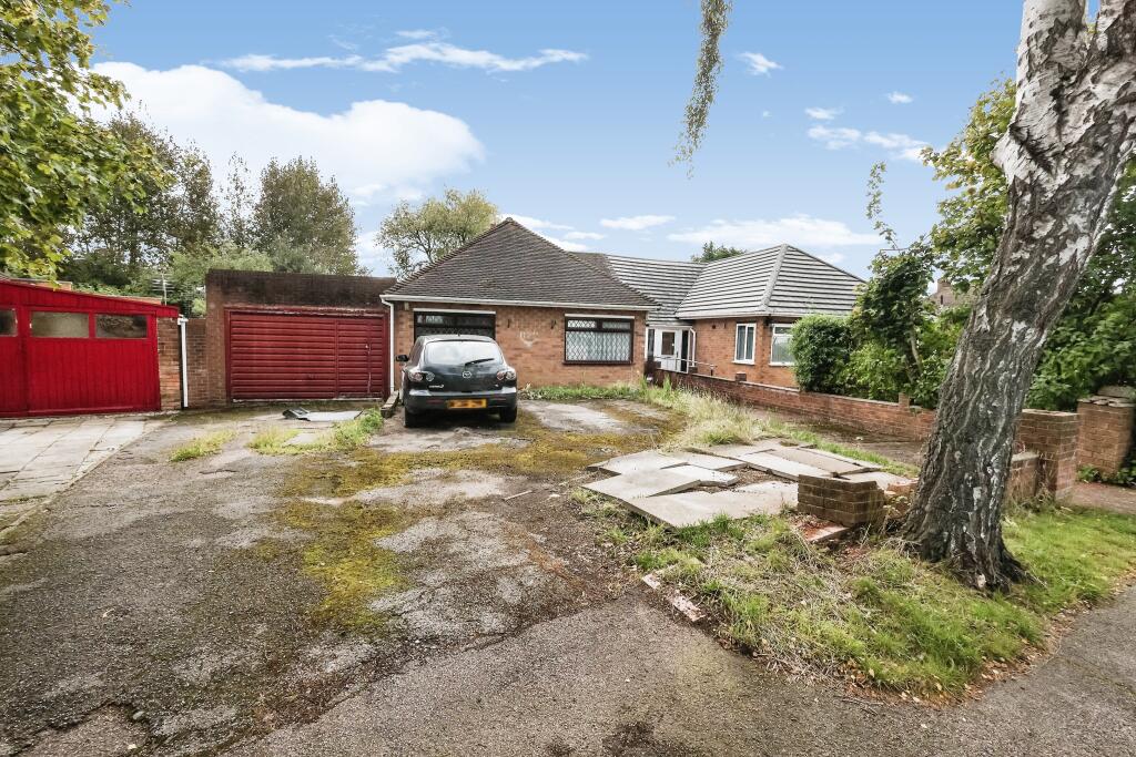 4 bedroom bungalow for sale in Plants Brook Road, Sutton Coldfield