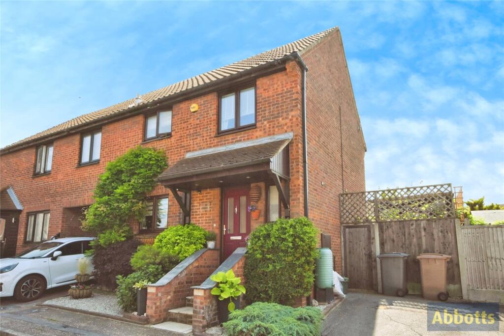 Main image of property: Berry Vale, South Woodham Ferrers, Chelmsford, Essex, CM3