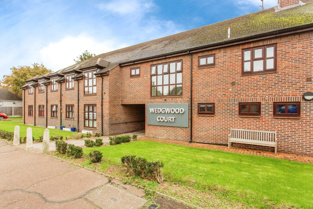 Main image of property: Wedgwood Way, Rochford, Essex, SS4