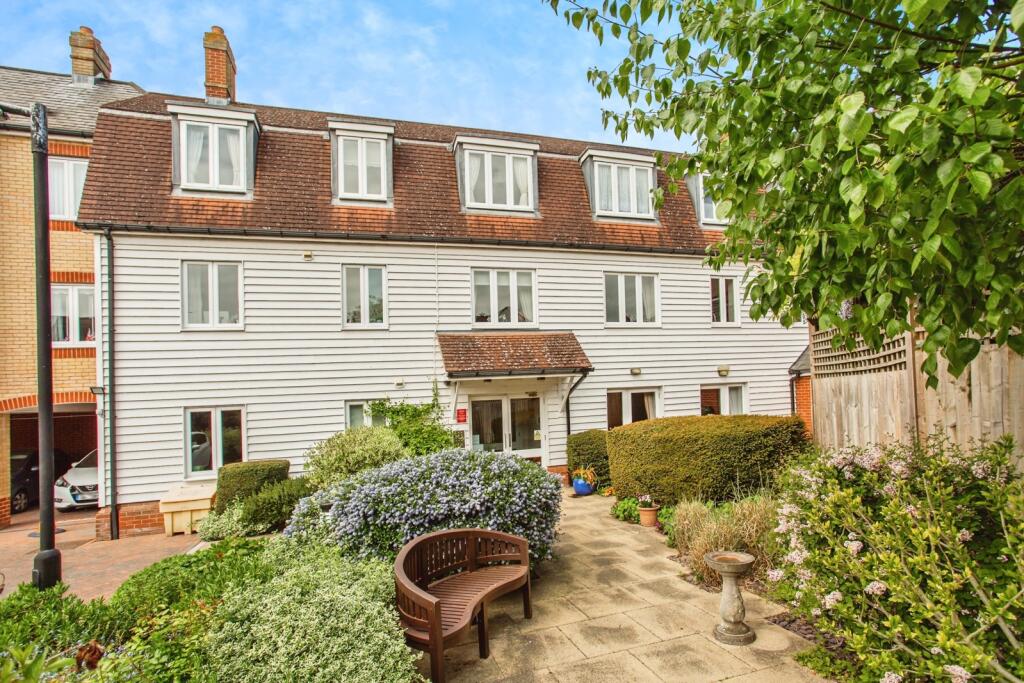 Main image of property: Ormond House, Roche Close, Rochford, Essex, SS4