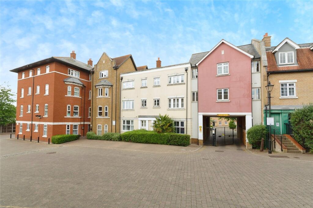 Main image of property: Roche Close, Rochford, Essex, SS4