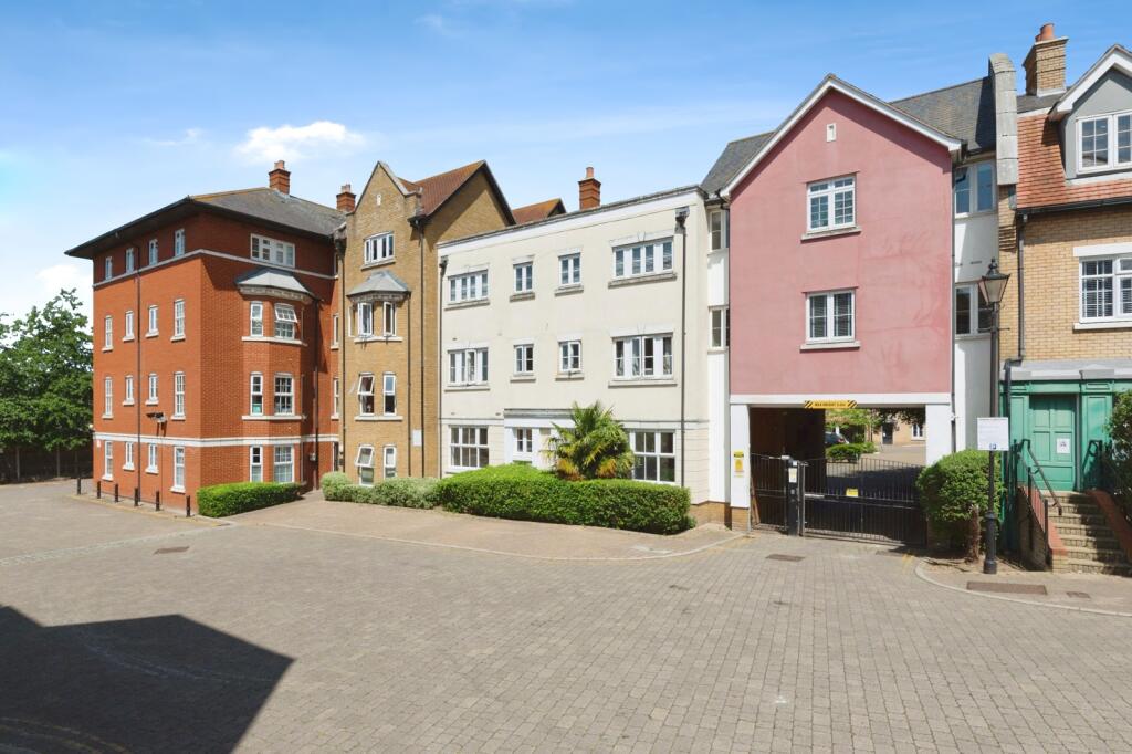 Main image of property: Roche Close, Rochford, Essex, SS4