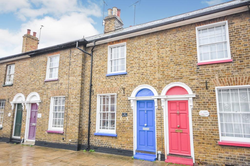 2 bedroom terraced house for sale in North Street, Rochford, Essex, SS4