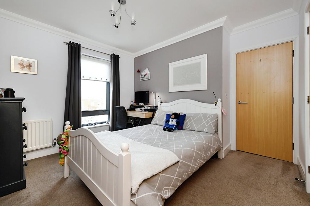 4 bedroom semidetached house for sale in Boundary Way, Shoebury