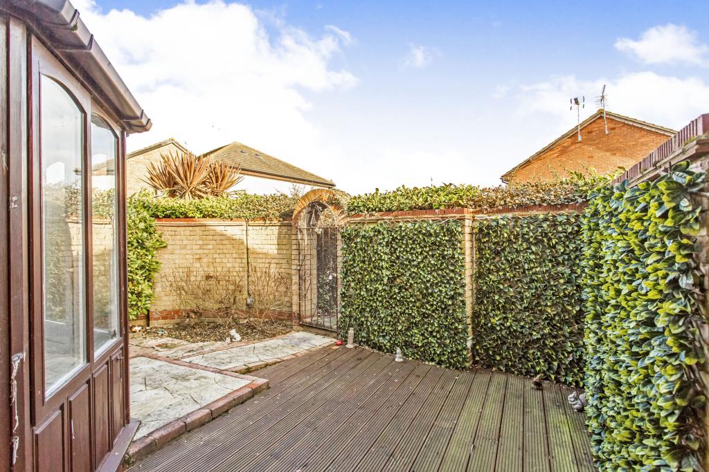 1 bedroom terraced house for sale in Havenside, Little Wakering