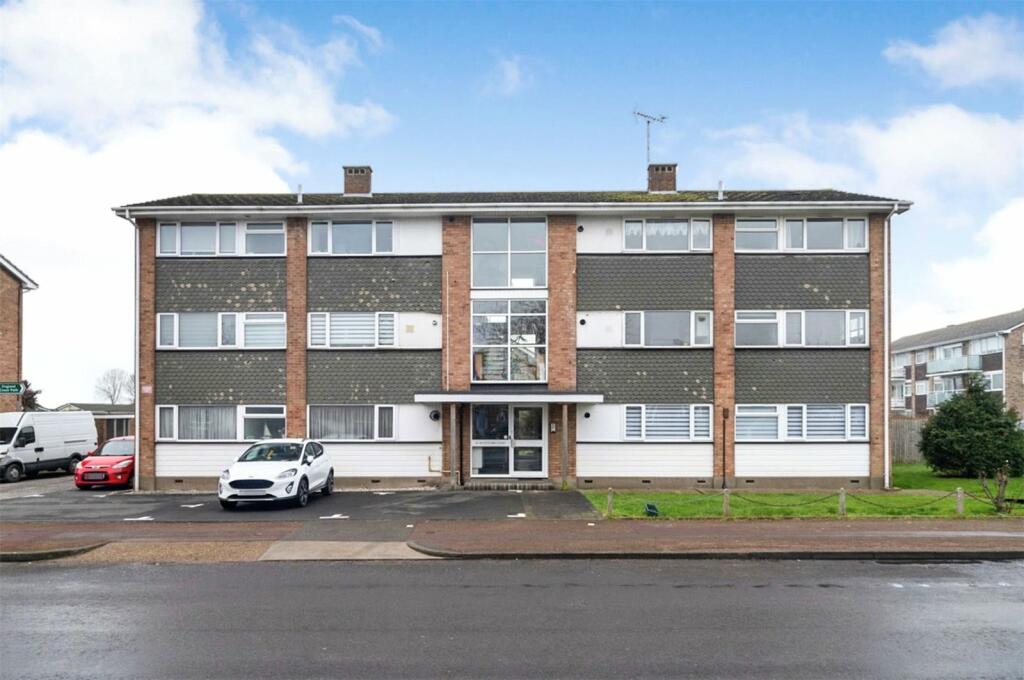 2 bedroom flat for sale in Blackgate Road, Shoeburyness, Southendon
