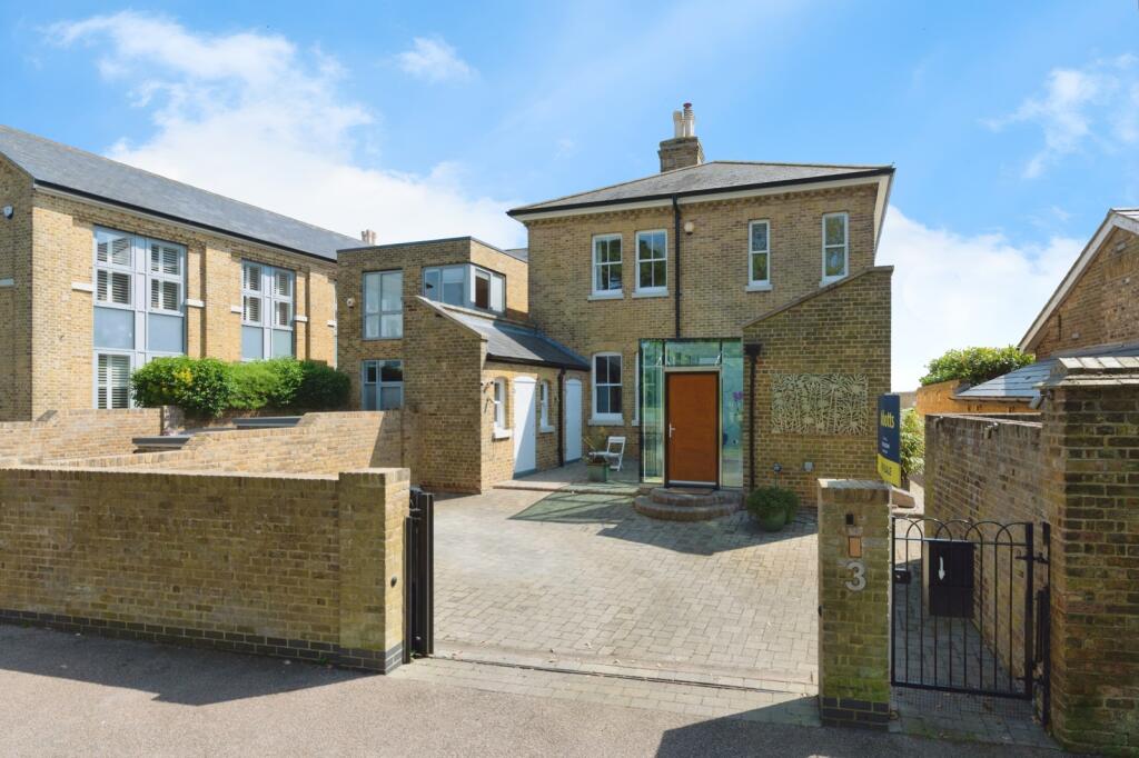 Main image of property: Mess Road, Shoeburyness, Southend-on-Sea, SS3