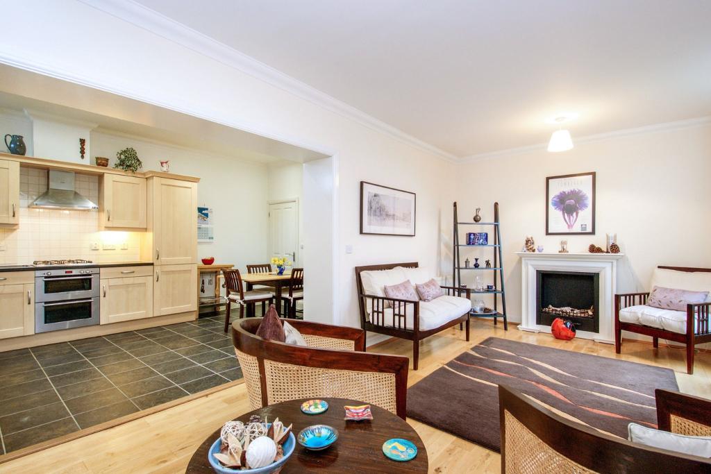 3 bedroom semidetached house for sale in Chesterman Road, Shoebury