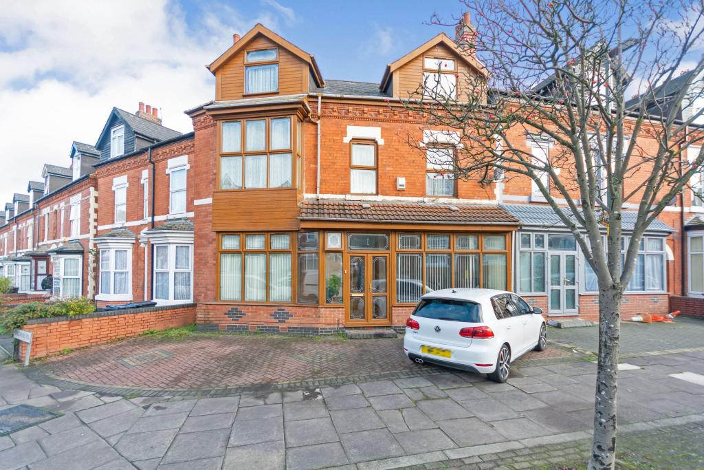 4 bedroom terraced house for sale in Sandford Road, Birmingham, B13
