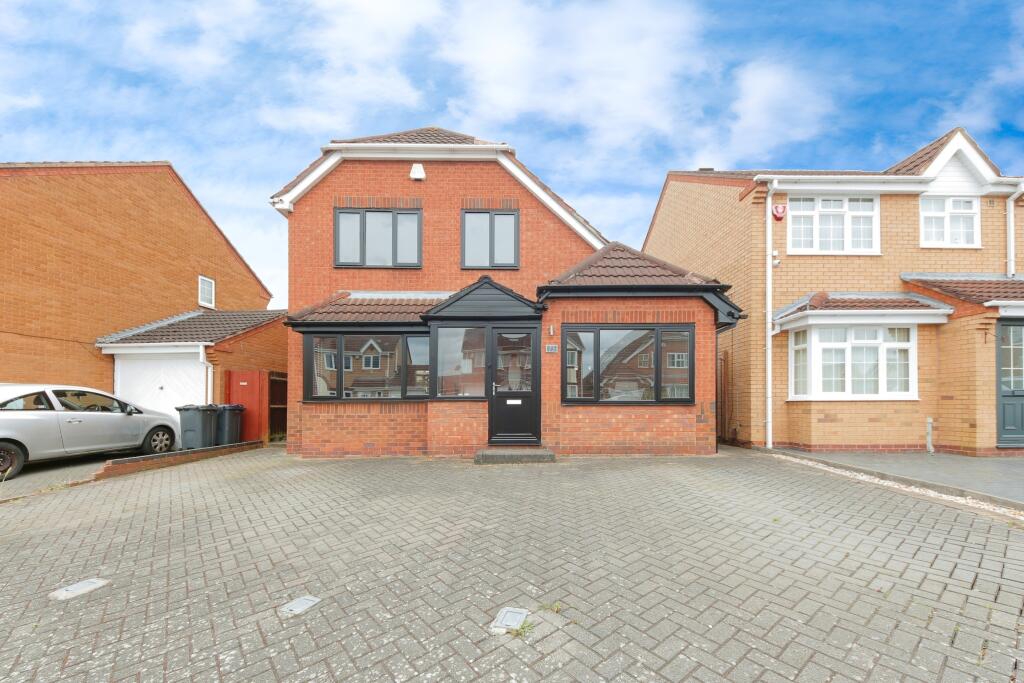 3 bedroom detached house for sale in Cambridge Way, Birmingham, West