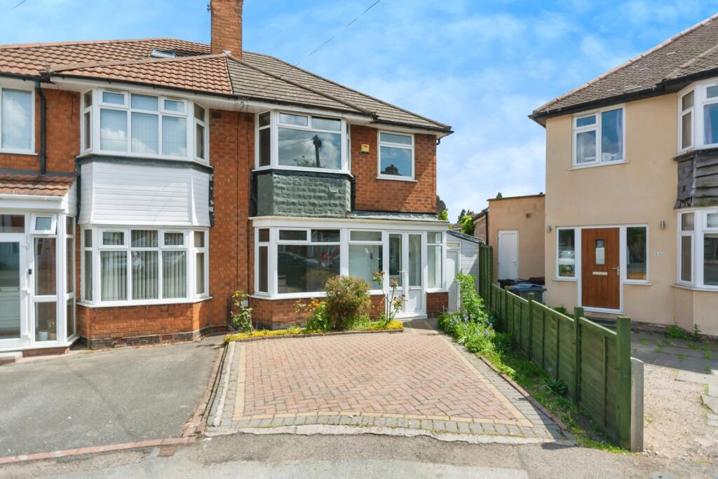 Main image of property: Pearl Grove, Birmingham, West Midlands, B27