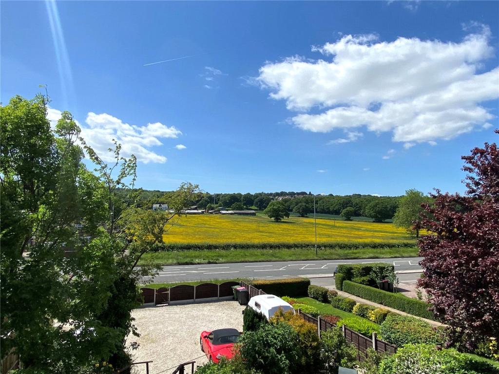 4 bedroom detached house for sale in Watling Street, Grendon