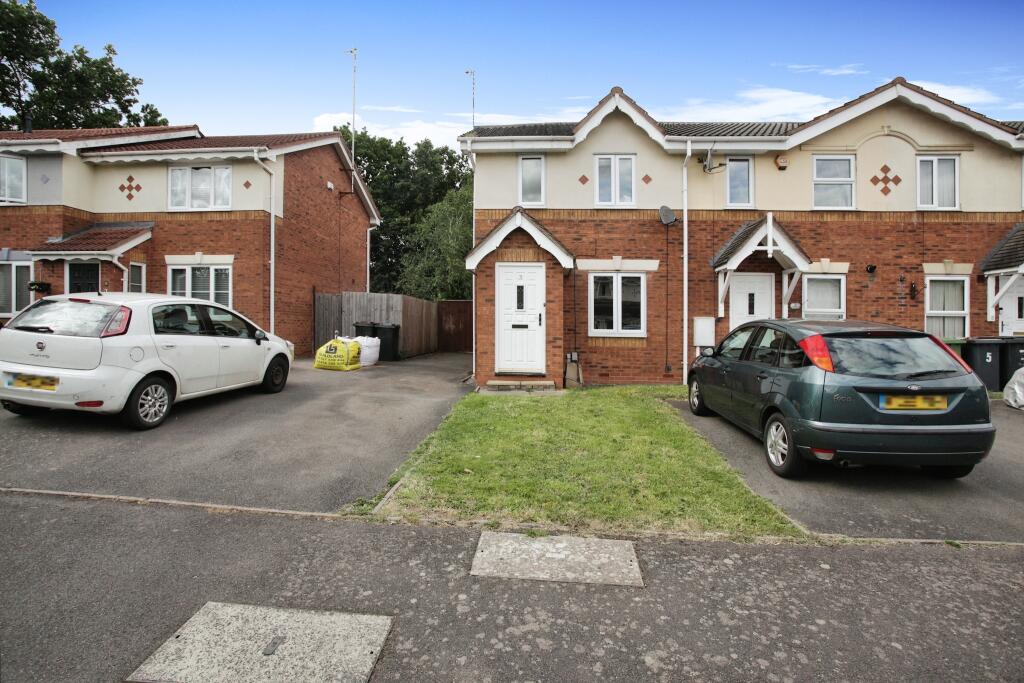 2 bedroom end of terrace house for sale in Melfort Close, Nuneaton, CV10