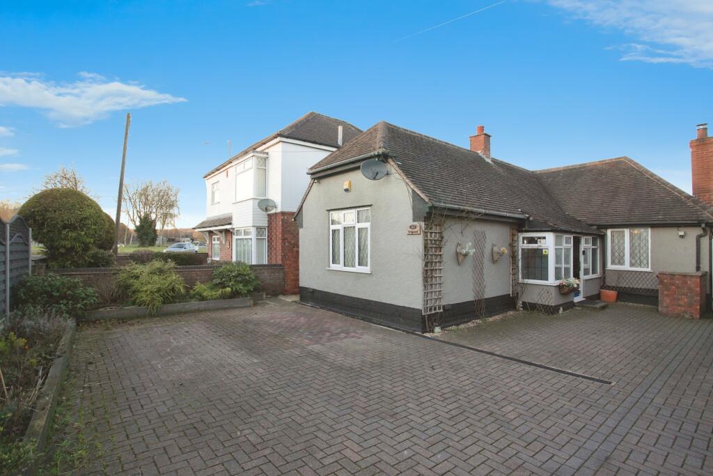 3 bedroom bungalow for sale in Watling Street, Grendon, Atherstone