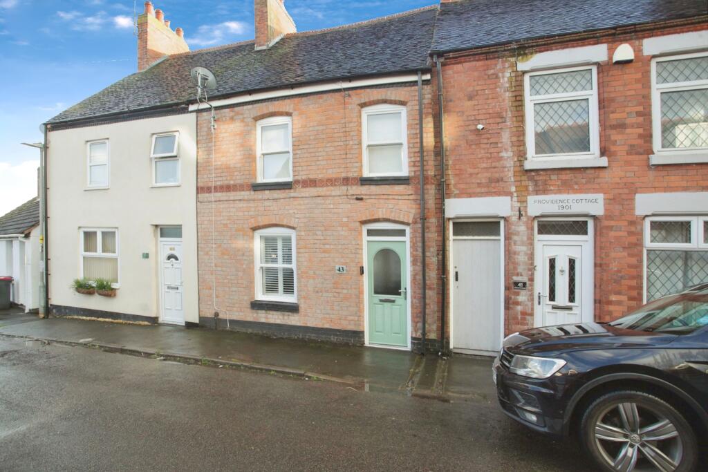 3 bedroom terraced house for sale in Erdington Road, Atherstone