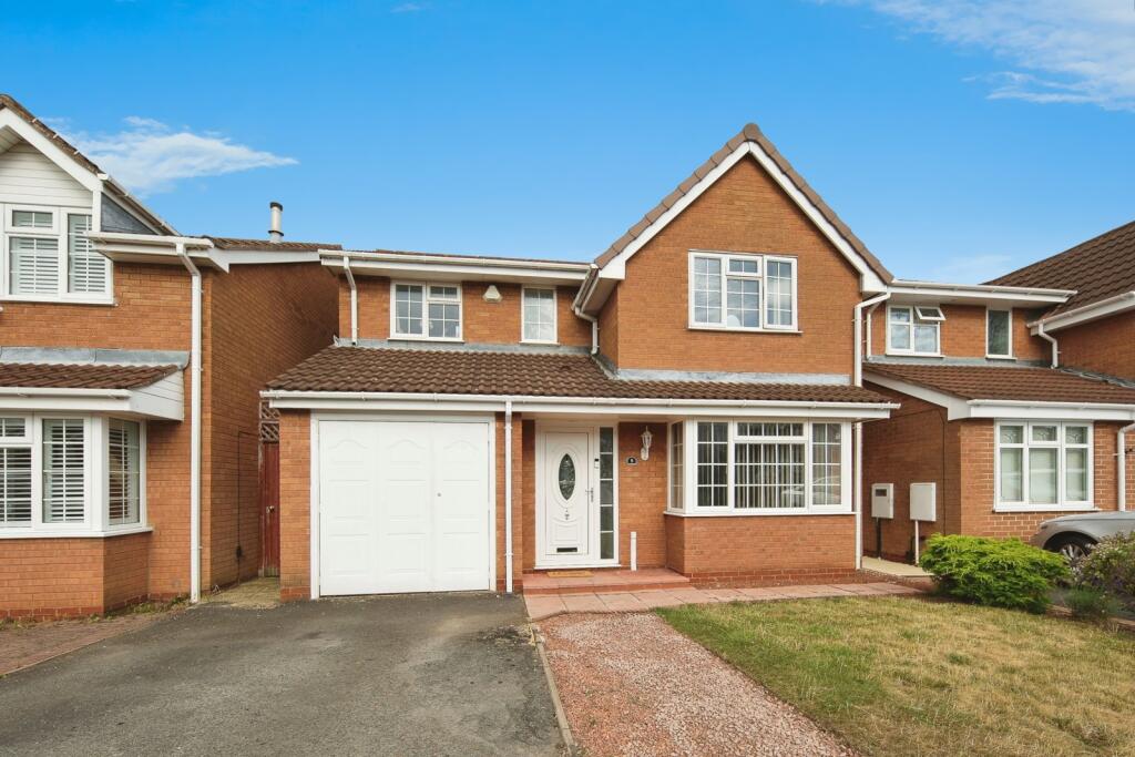 4 bedroom detached house