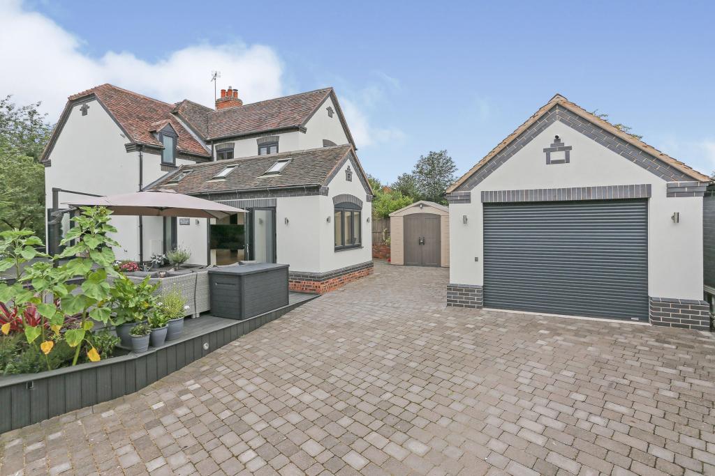 4 bedroom semidetached house for sale in Windmill Lane, Austrey