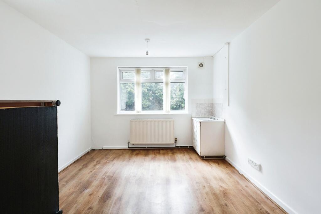 Additional property image - Oldbury Road, Nuneaton, Warwickshire, CV10
