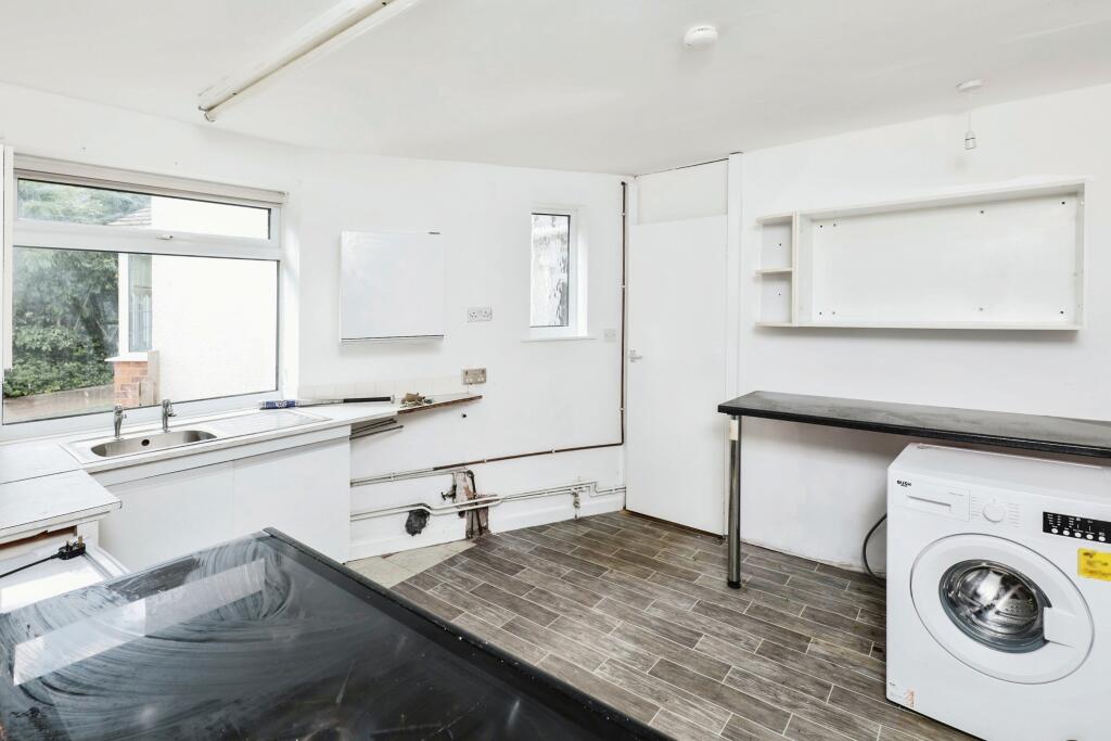 Additional property image - Oldbury Road, Nuneaton, Warwickshire, CV10