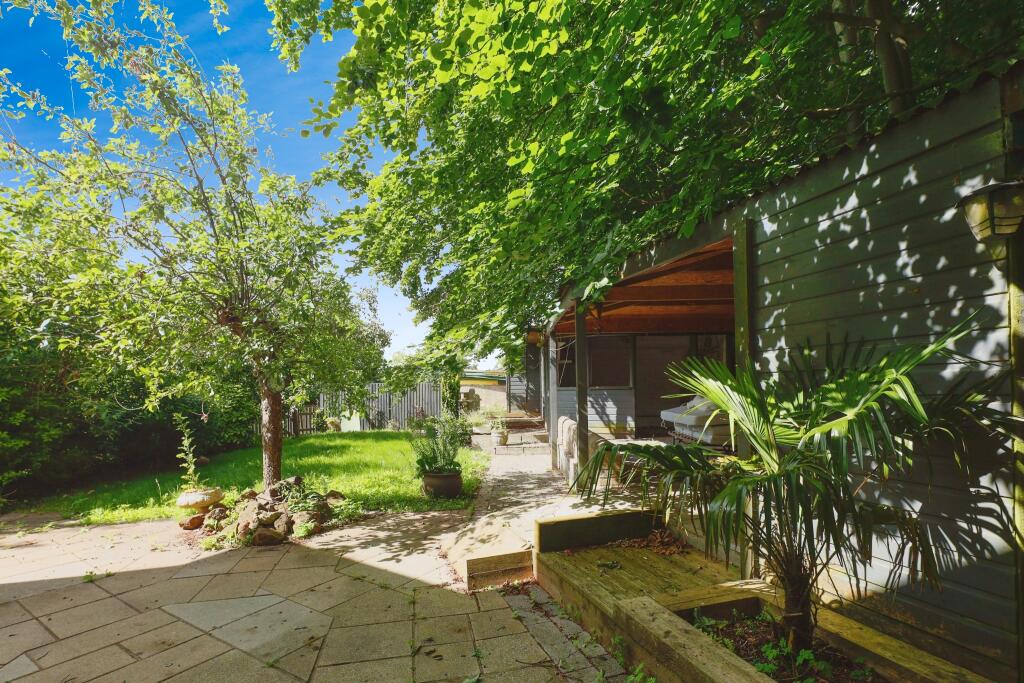 Additional property image - Oldbury Road, Nuneaton, Warwickshire, CV10