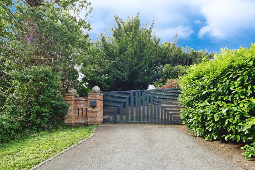 Additional property image - Oldbury Road, Nuneaton, Warwickshire, CV10