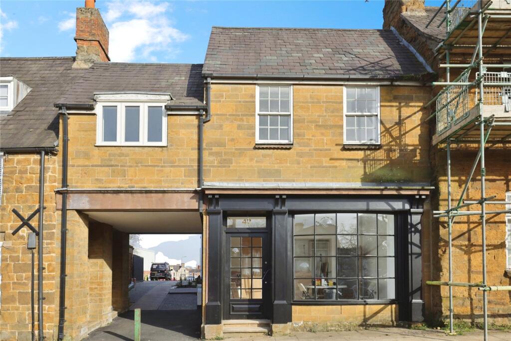 Main image of property: North Bar Street, Banbury, Oxfordshire, OX16
