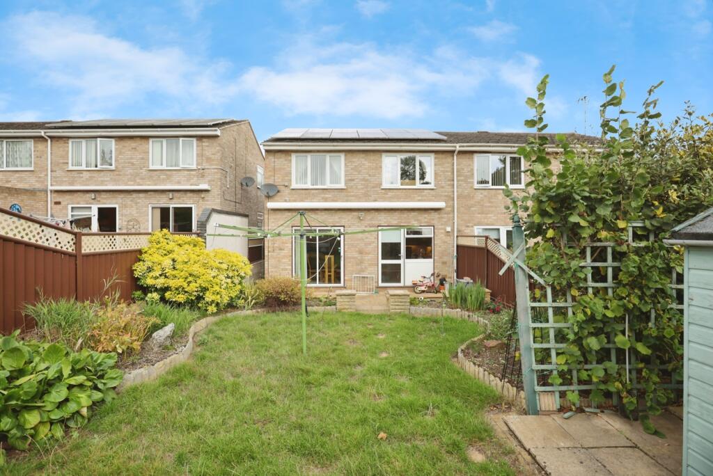 Main image of property: Valley Road, Banbury, Oxfordshire, OX16