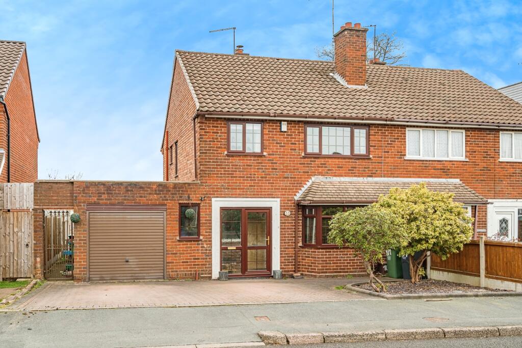 3 bedroom semidetached house for sale in High Haden Road, Cradley