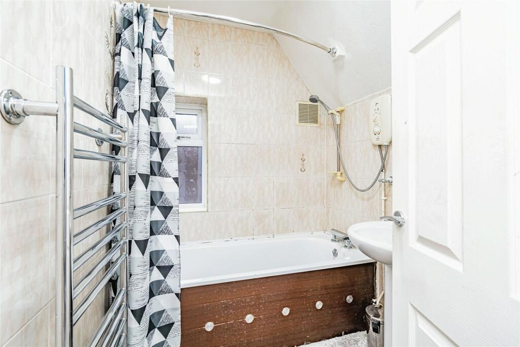 Additional property image - Timbertree Crescent, Cradley Heath, West Midlands, B64