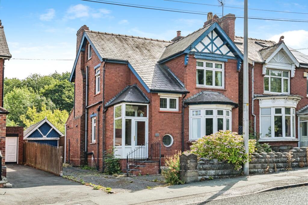 Main image of property: Halesowen Road, Cradley Heath, West Midlands, B64