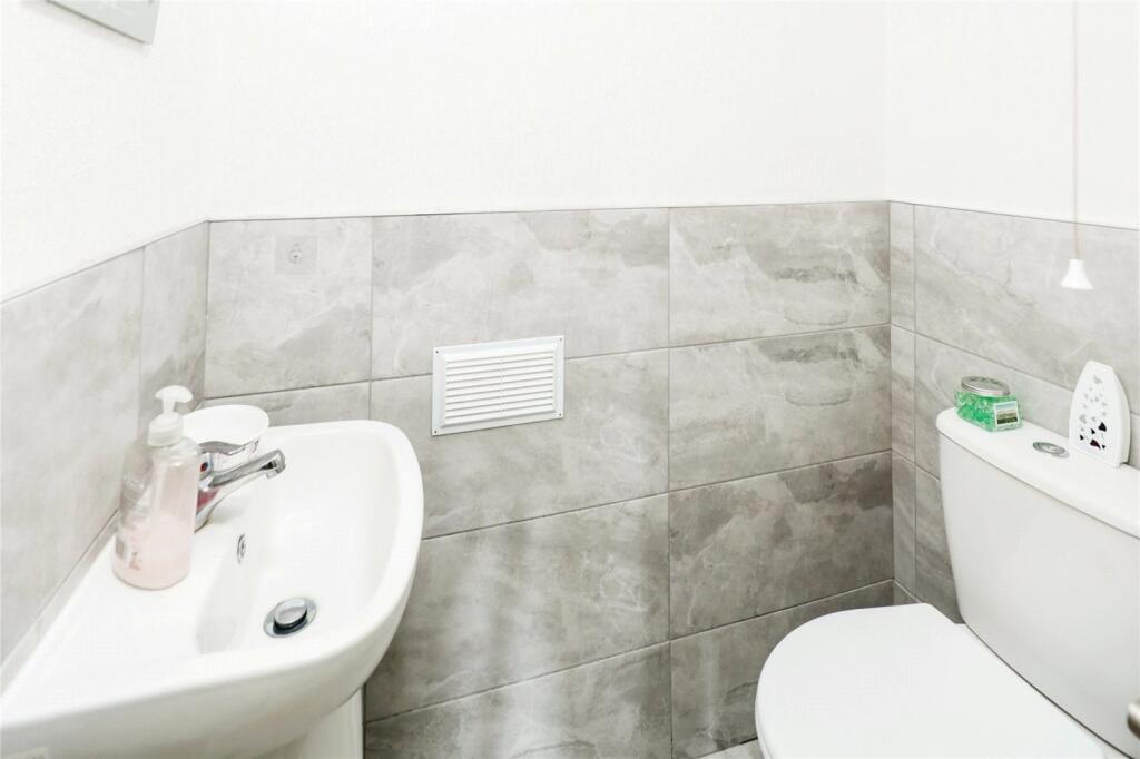 Additional property image - Leigh Road, Sutton Coldfield, West Midlands, B75