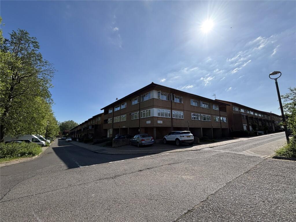 Main image of property: Conniburrow Boulevard, Conniburrow, Milton Keynes, Buckinghamshire, MK14