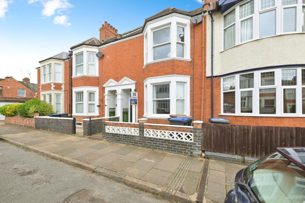 4 bedroom terraced house for sale in Birchfield Road, Northampton